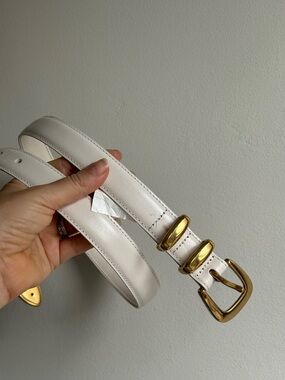 ARITZIA white leather belt with brass gold buckle